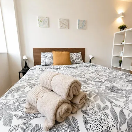 Cozy Retreat In The Heart Of アパート